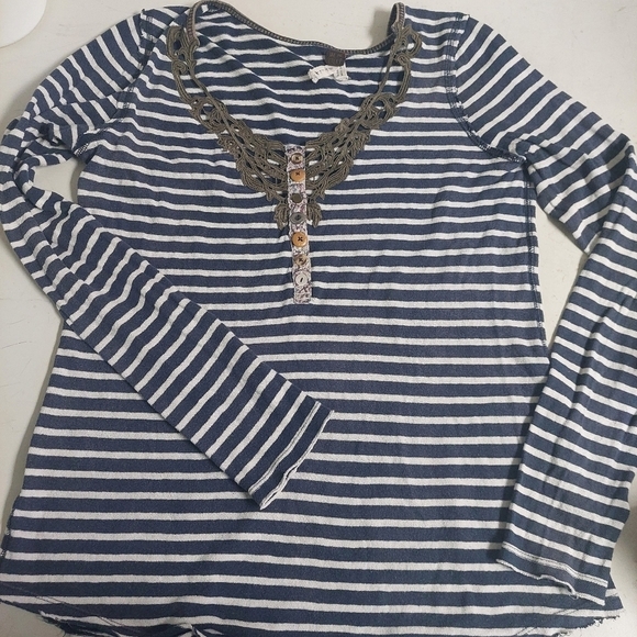 We the Free Blue White Strip Top Size L Distressed Hem Embroidered Pull Over - Picture 6 of 9